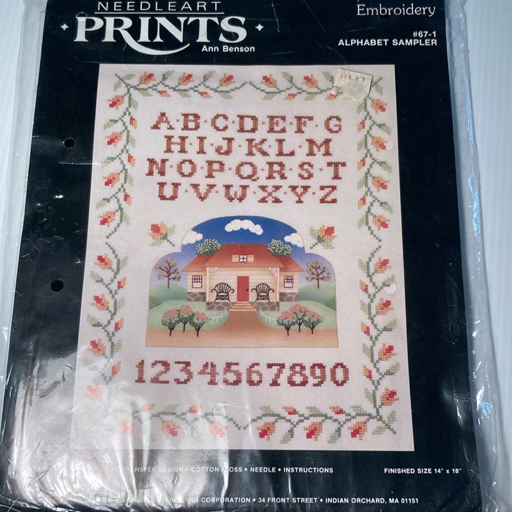 1986 Janlynn embroidery Alphabet Sampler 67-1 Ann Bensen designed. 14 x 18 G1